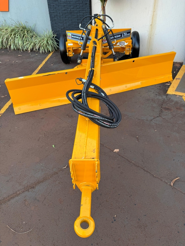 PLAINA TRASEIRA DE ARRASTO - LTA 3000 TATU