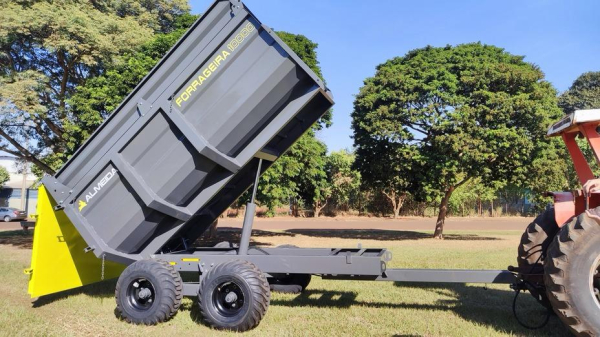 CARRETA BASCULANTE FORRAGEIRA 10000