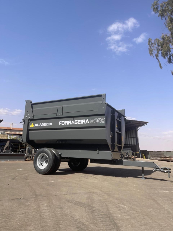 CARRETA BASCULANTE FORRAGEIRA 8000