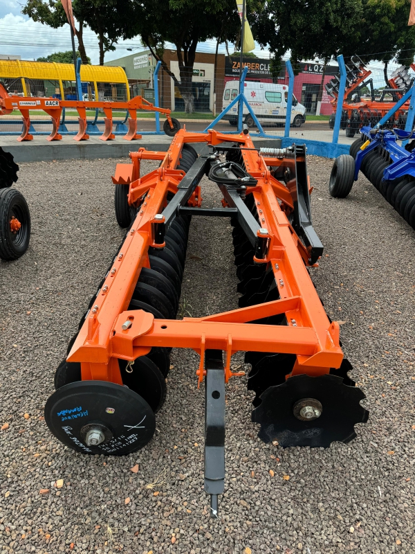 Grade Niveladora Niveladora 56 Discos 2024