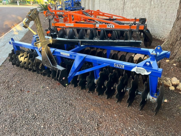 Grade Niveladora Niveladora 42 Discos 2024