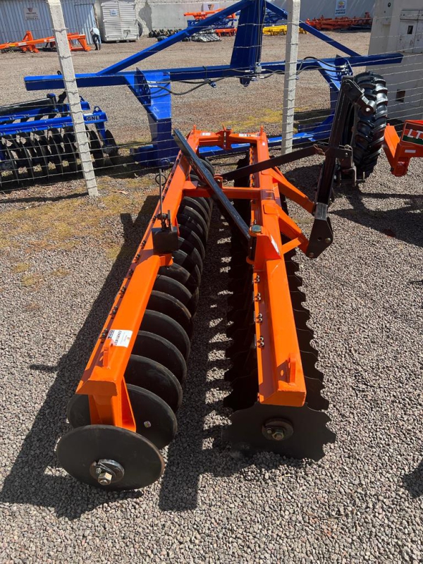 Grade Niveladora Niveladora 42 Discos 2024