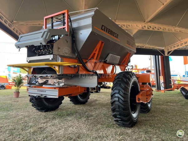 Distribuidor Calcário 15000 Kg 2023