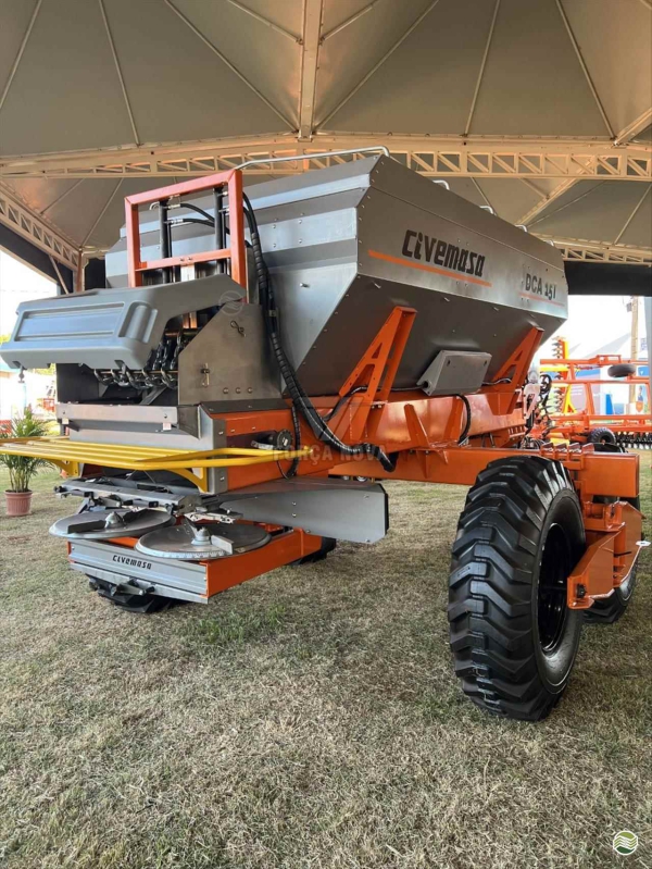 Distribuidor Calcário 15000 Kg 2023